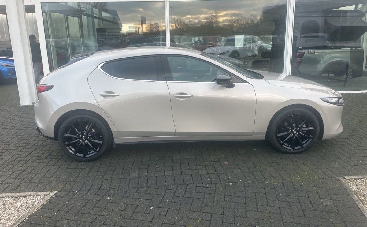 Mazda 3 2.0L e-SKYACTIV G 122ps Homura foto 6