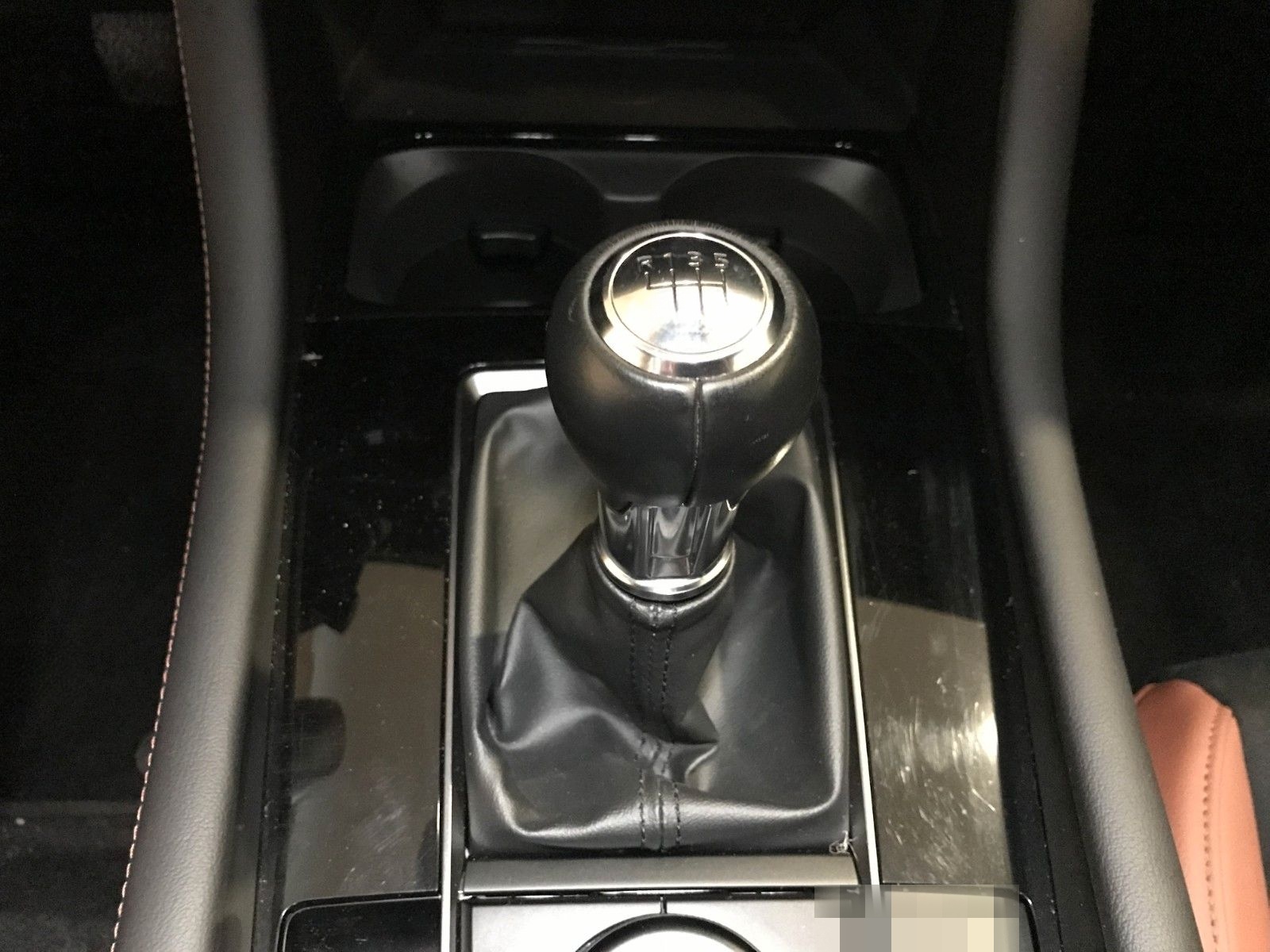 Mazda 3 2.0L e-SKYACTIV G 122 6MT NAGISA foto 21