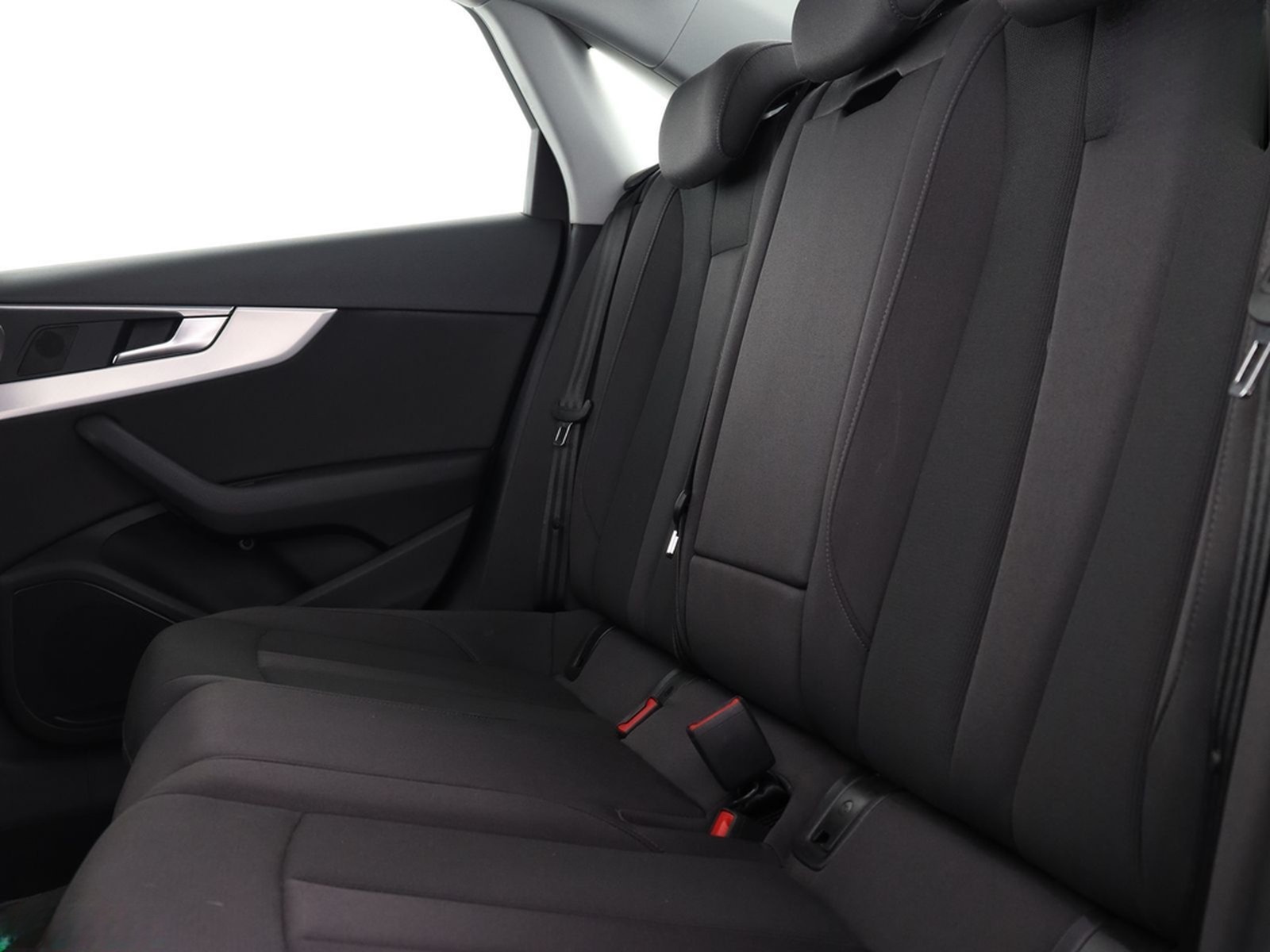 Audi A4 1.4 TFSI S LINE KEYLESS,KAMERA,SCHECKHEFT,LED foto 11
