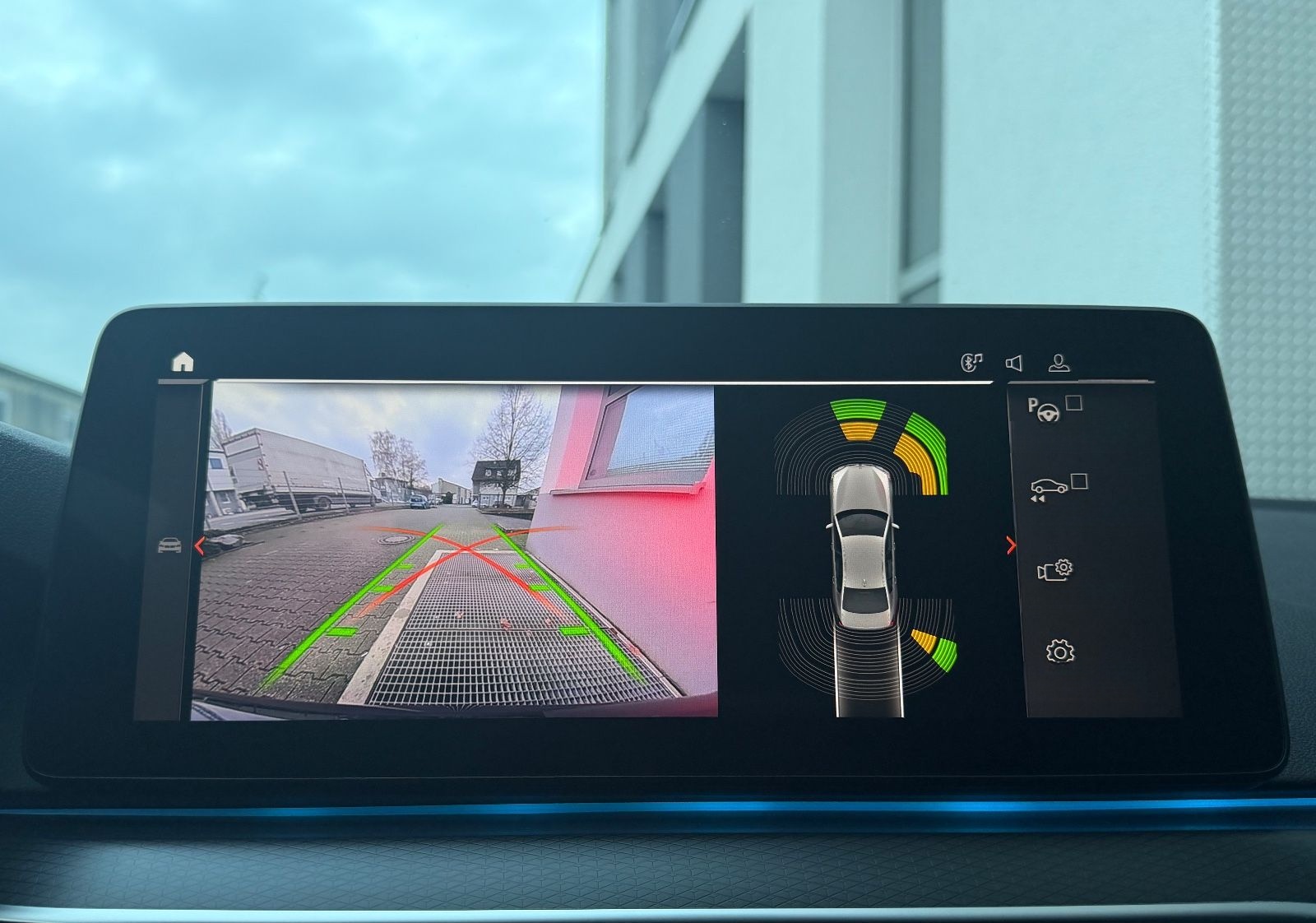 BMW 530e M SPORT*KAMERA*HARMAN*HUD*KEY*4x KLIMAT* foto 12