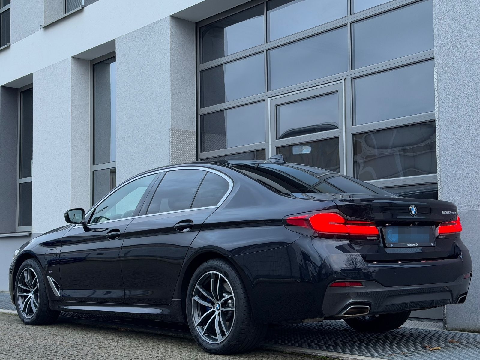 BMW 530e M SPORT*KAMERA*HARMAN*HUD*KEY*4x KLIMAT* foto 4