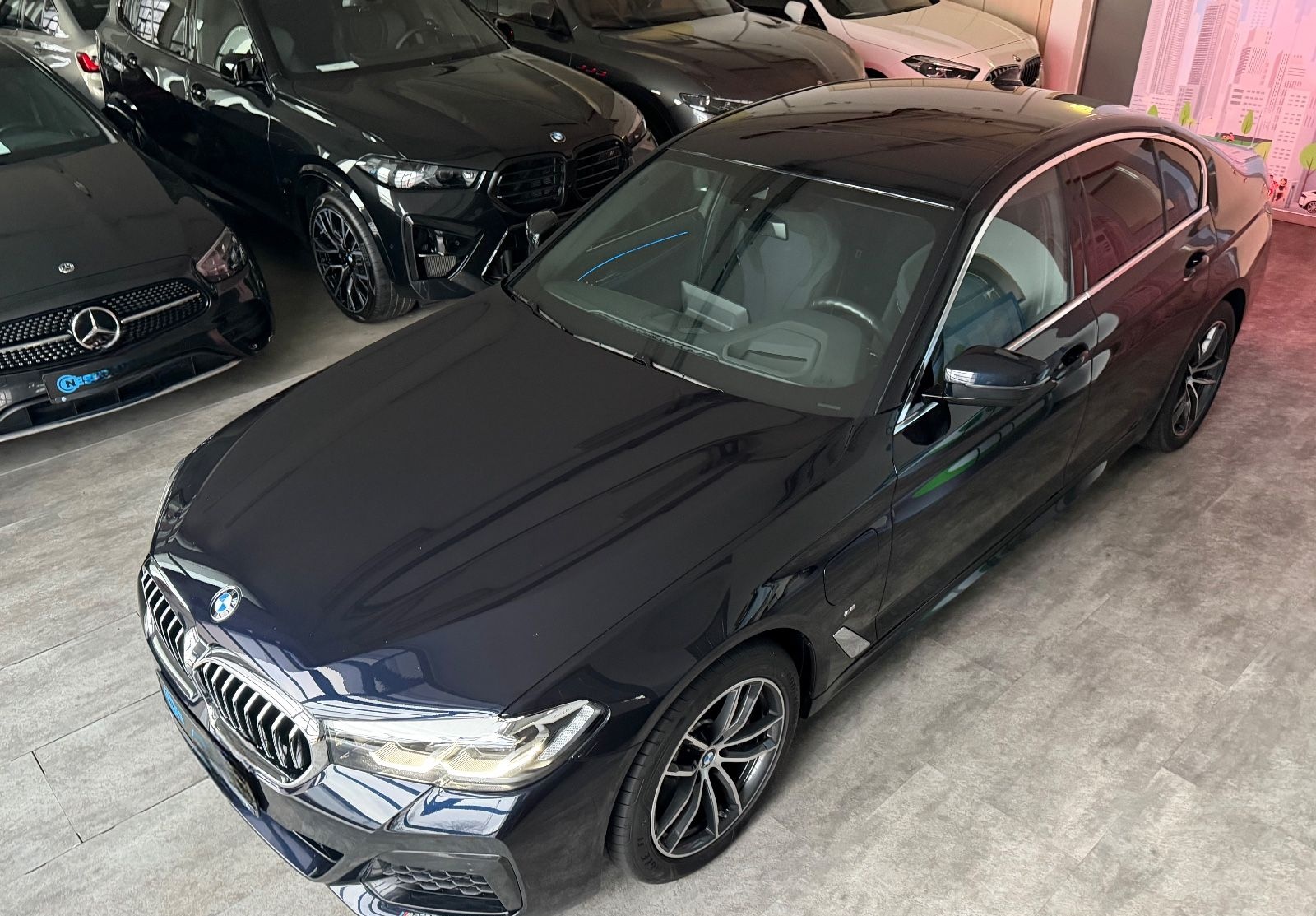 BMW 530e M SPORT*KAMERA*HARMAN*HUD*KEY*4x KLIMAT* foto 5