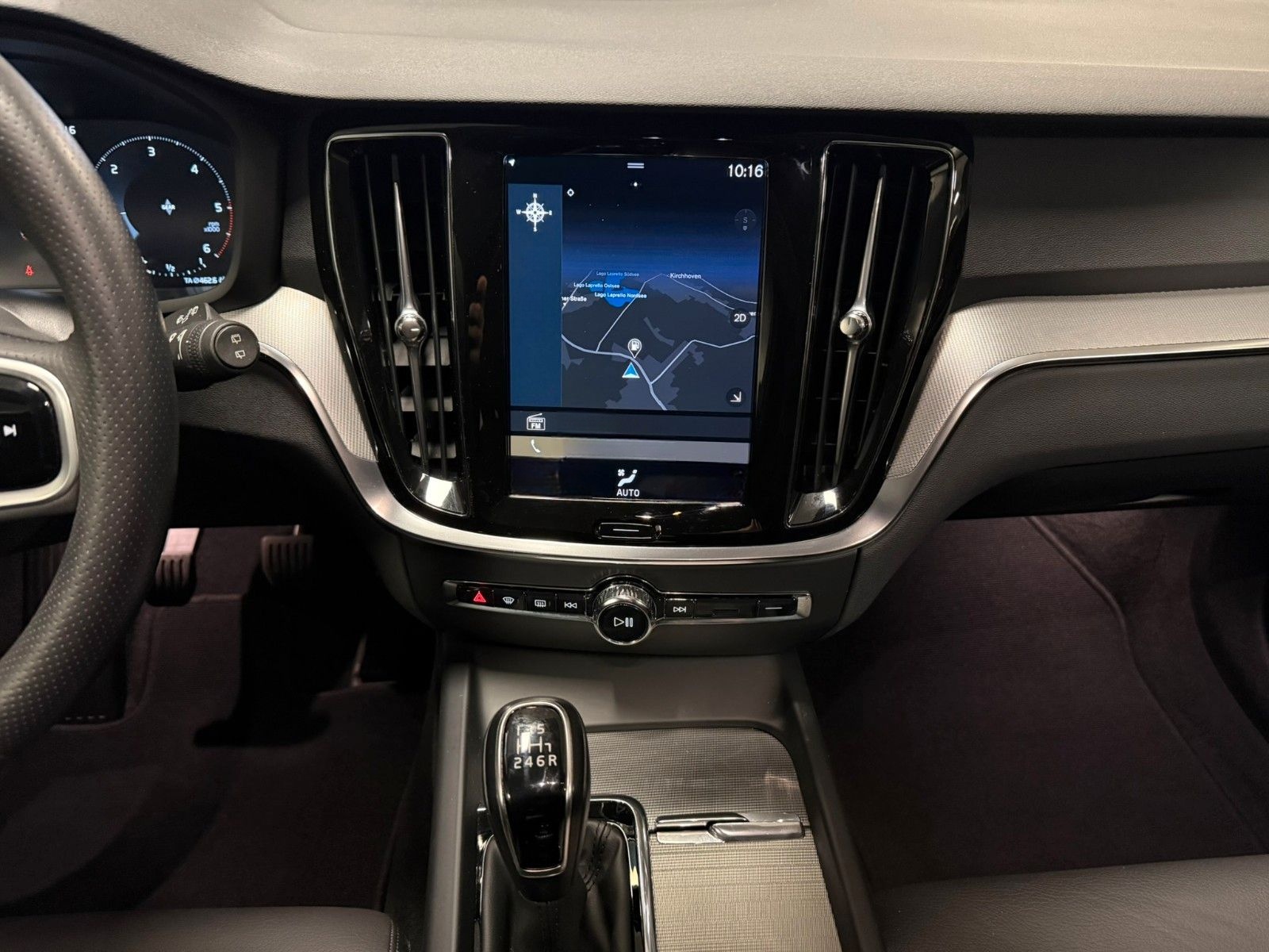 Volvo V60 Kombi D4 Inscription LED Pano H&K 1.Hand foto 17