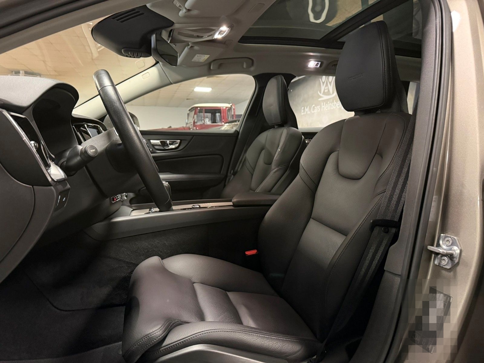 Volvo V60 Kombi D4 Inscription LED Pano H&K 1.Hand foto 10