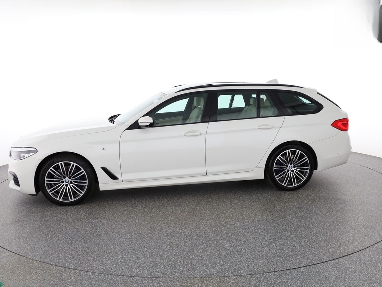BMW 530 d T xDrive M SPORT SHADOW STANDHEIZ,360GRAD foto 2