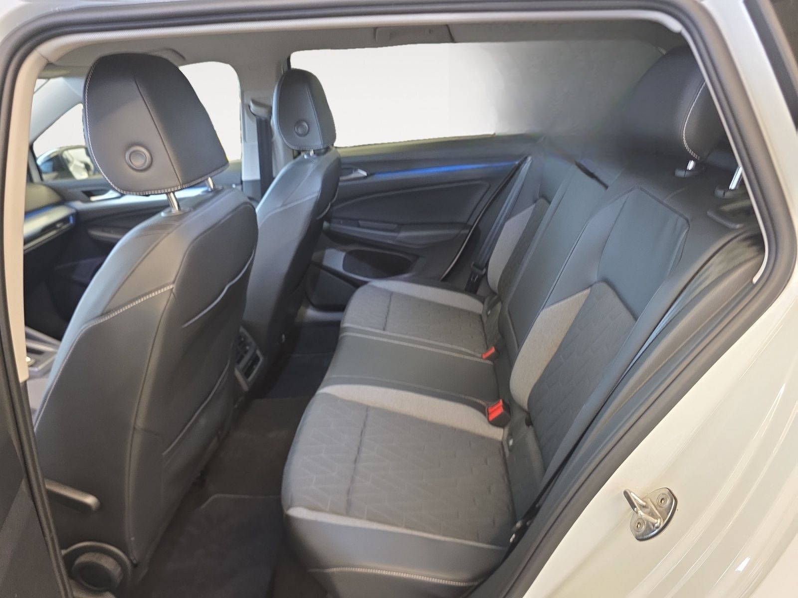 Volkswagen Golf VIII Variant 1.5 eTSI DSG Goal *AHK*App-Con foto 14
