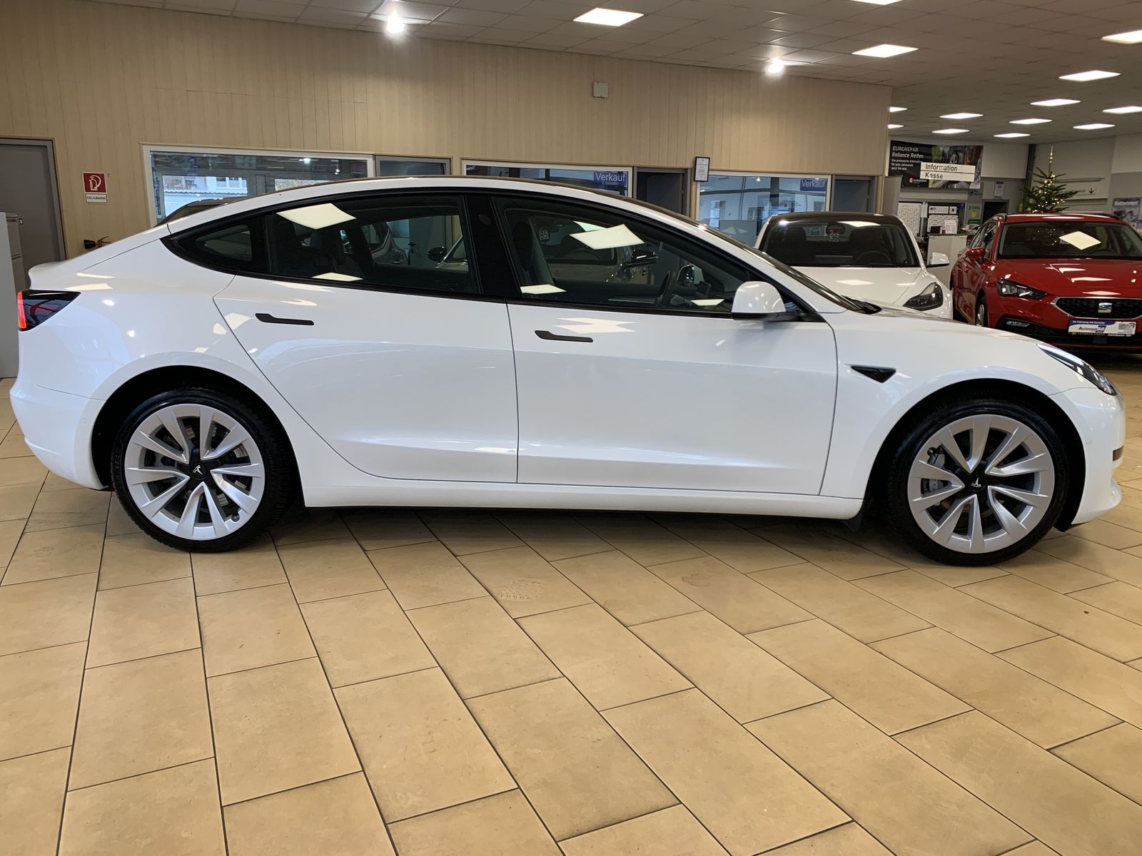 Tesla Model 3 RWD*R.cam*Pano*ACC*SHZ vorn+hint*WMP*DAB foto 4
