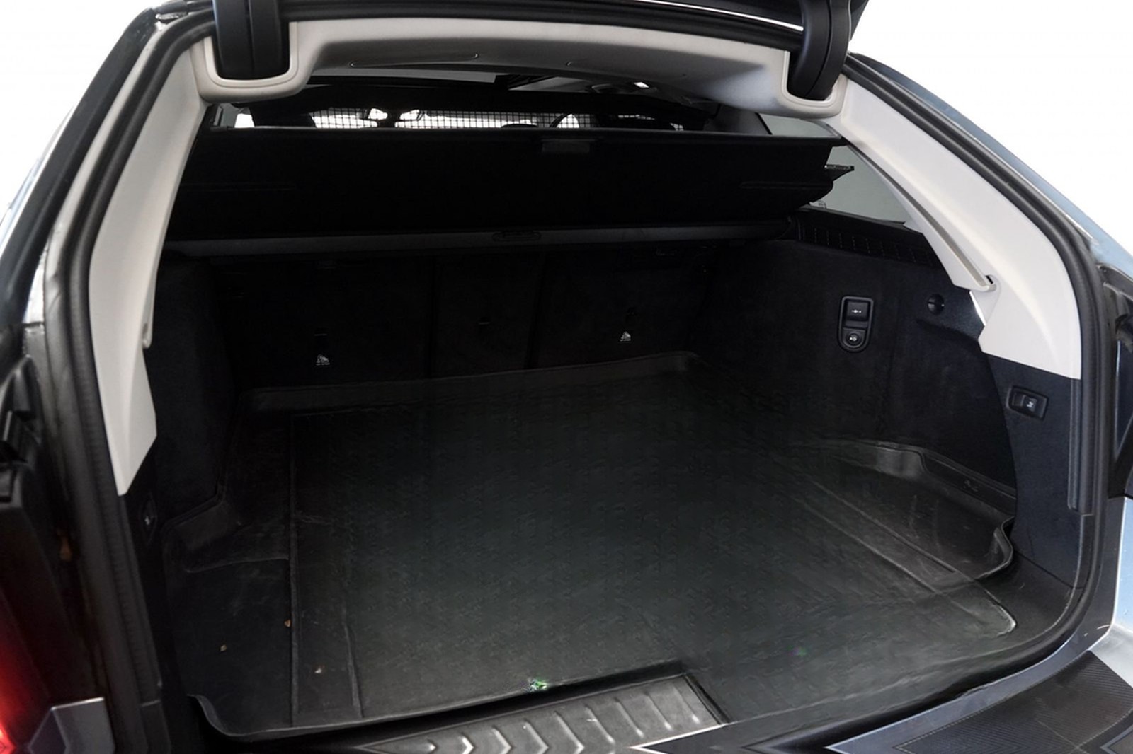 BMW 530 d Touring xD Sport Line 2.H *Pano *AHK *H-UP foto 28