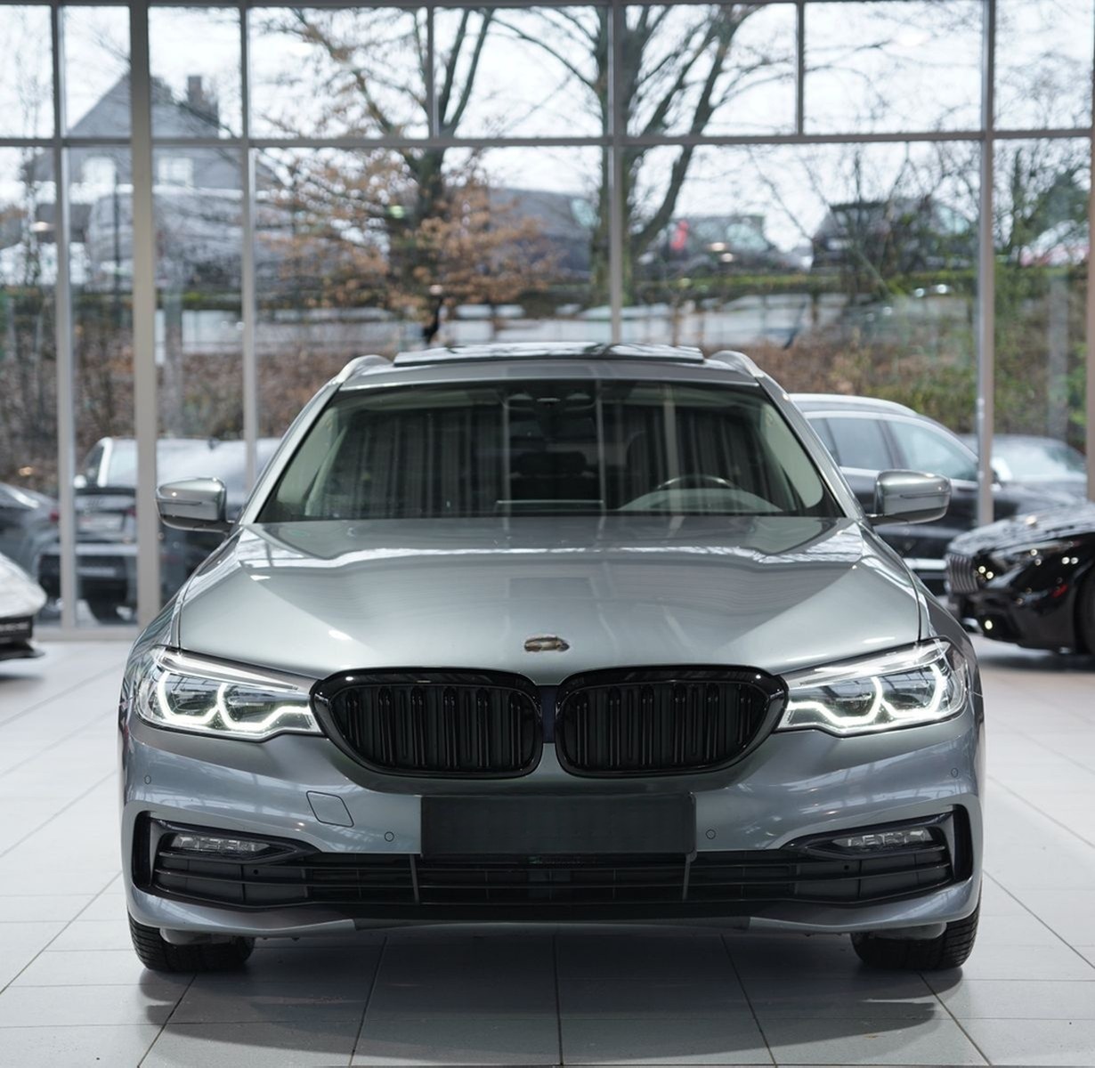 BMW 530 d Touring xD Sport Line 2.H *Pano *AHK *H-UP foto 4