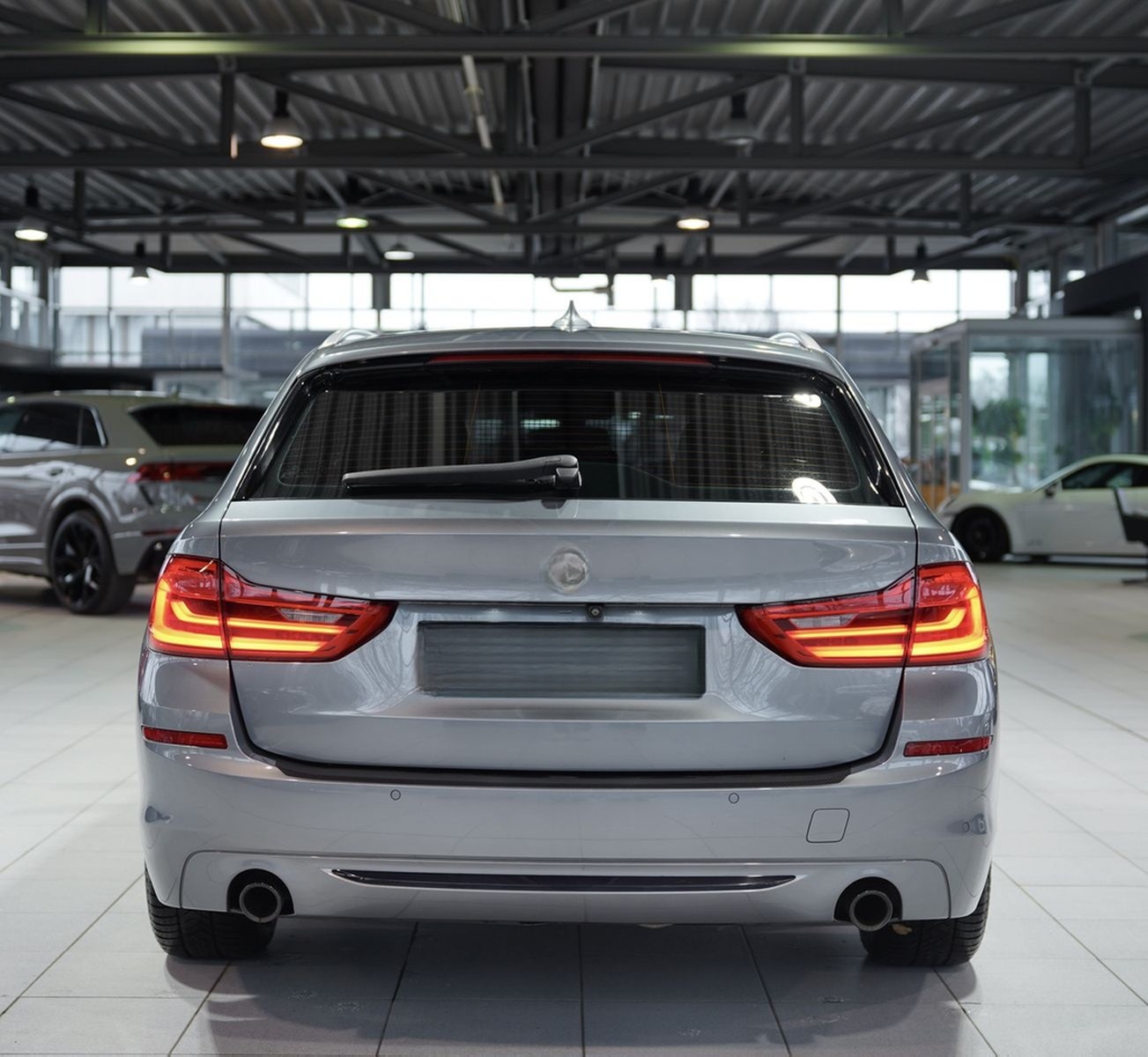 BMW 530 d Touring xD Sport Line 2.H *Pano *AHK *H-UP foto 9