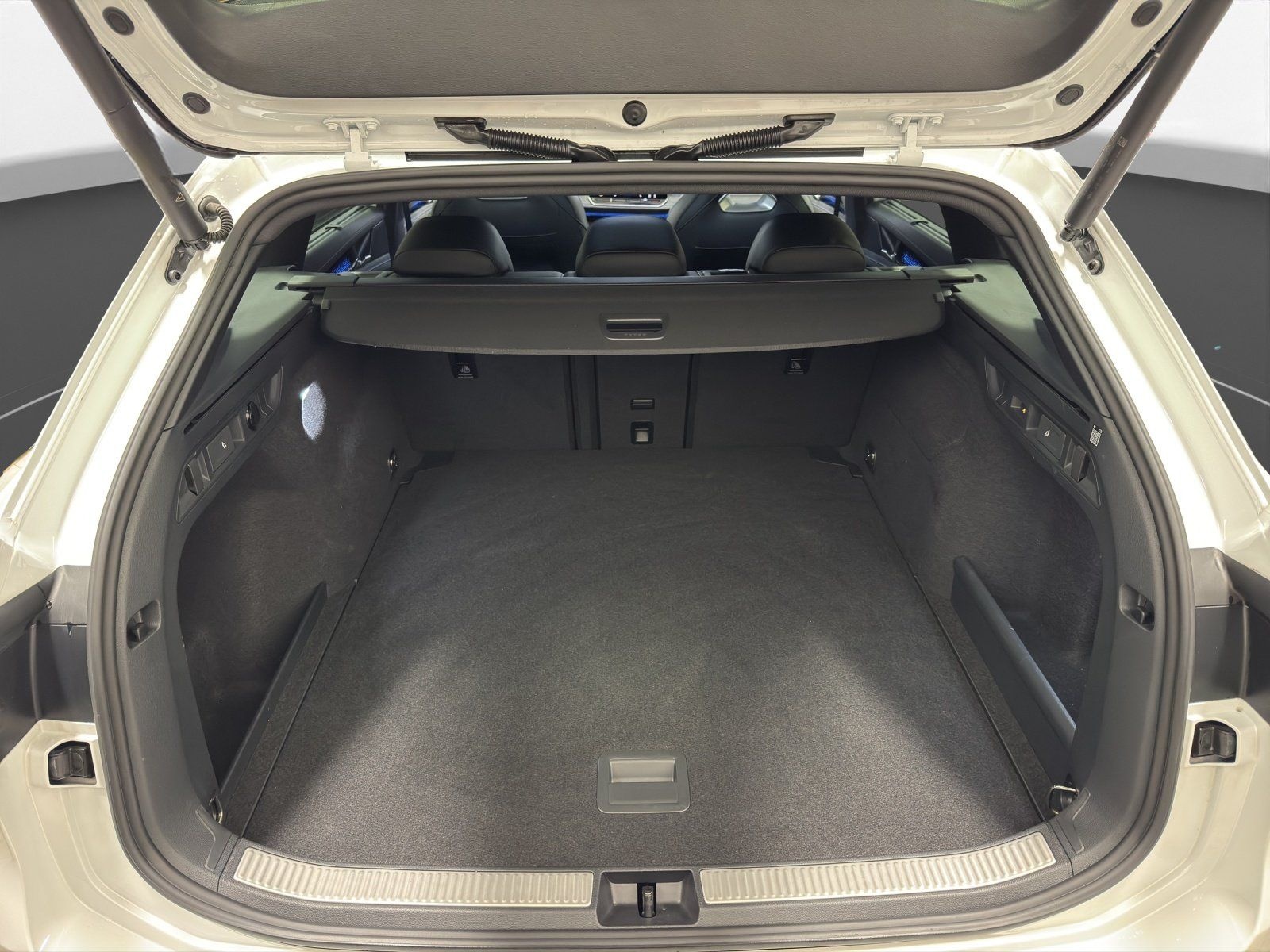 Volkswagen Passat Variant 2.0 TDI DSG R-Line | NAVI | AHK | foto 15