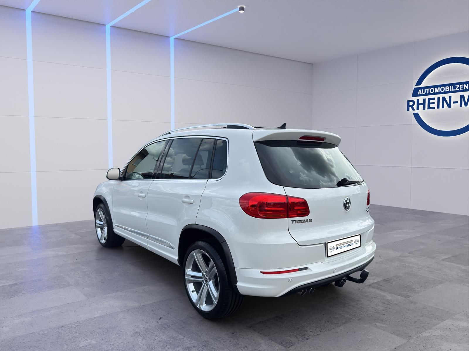Volkswagen Tiguan R-Line Cup Sport & Style Panorama AHK foto 3