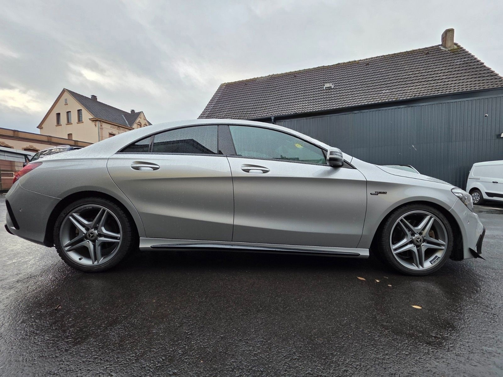 Mercedes-Benz CLA 250 AMG LINE CLA 45 AMG foto 4