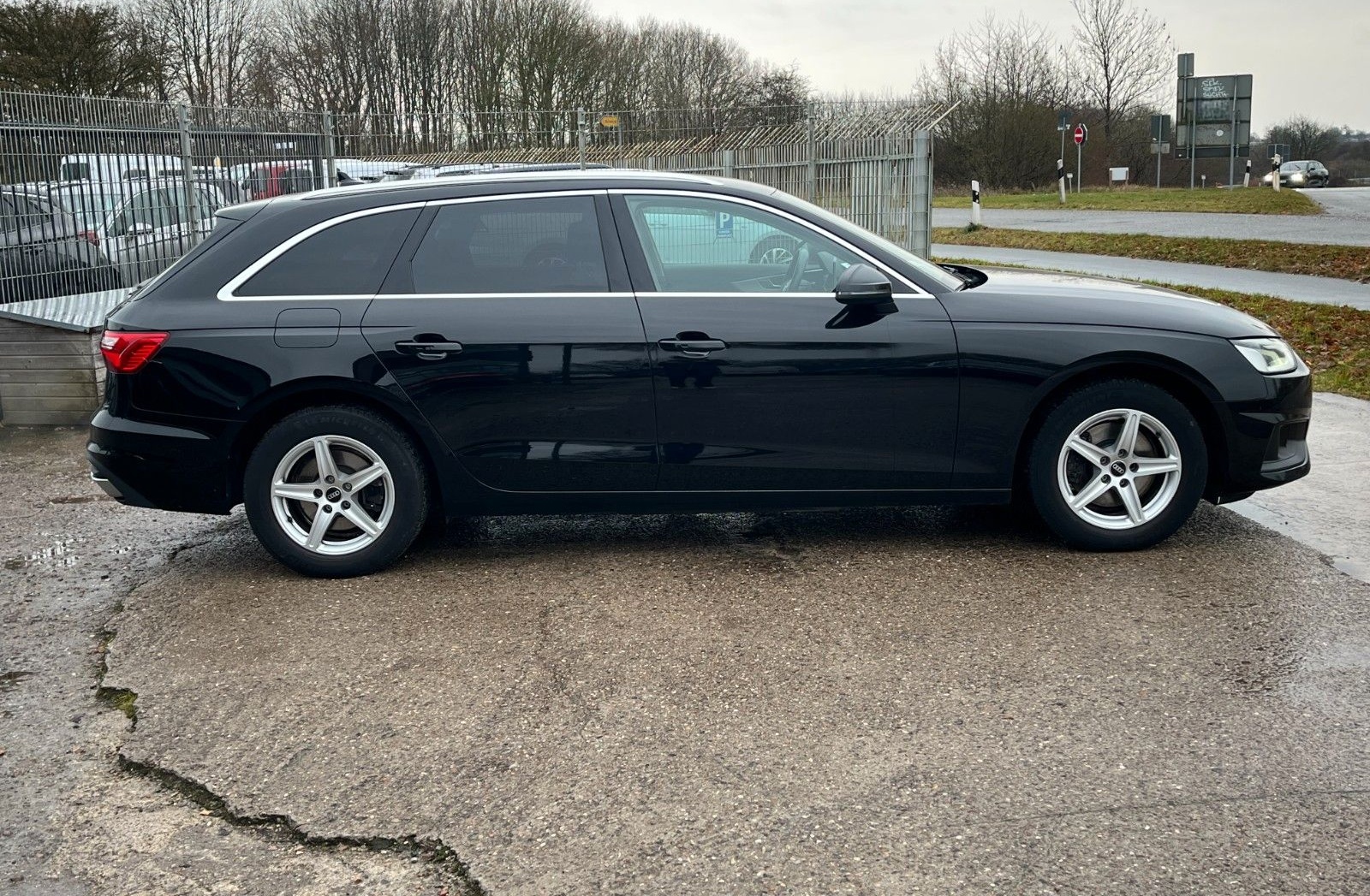 Audi A4 Avant 35 TDI *HEAD UP *STANDHEIZUNG*1. HAND foto 2