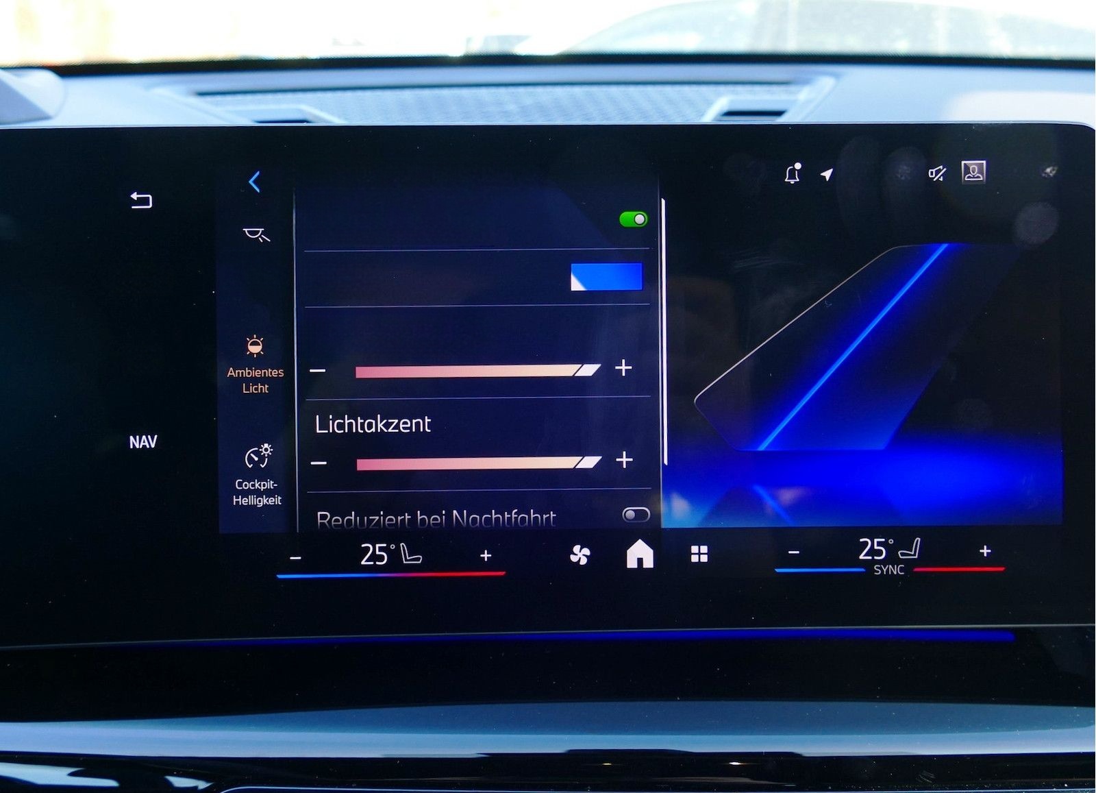 BMW 220 Active Tourer d AHK Adaptive LED Keyless foto 13
