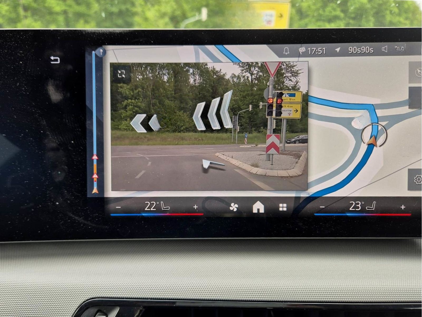BMW 220 Active Tourer d AHK Adaptive LED Keyless foto 14