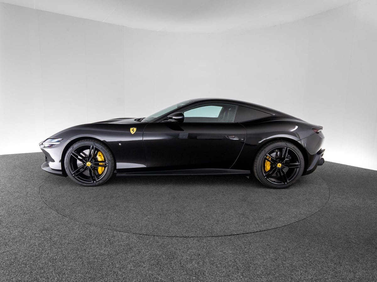 Ferrari Roma foto 2