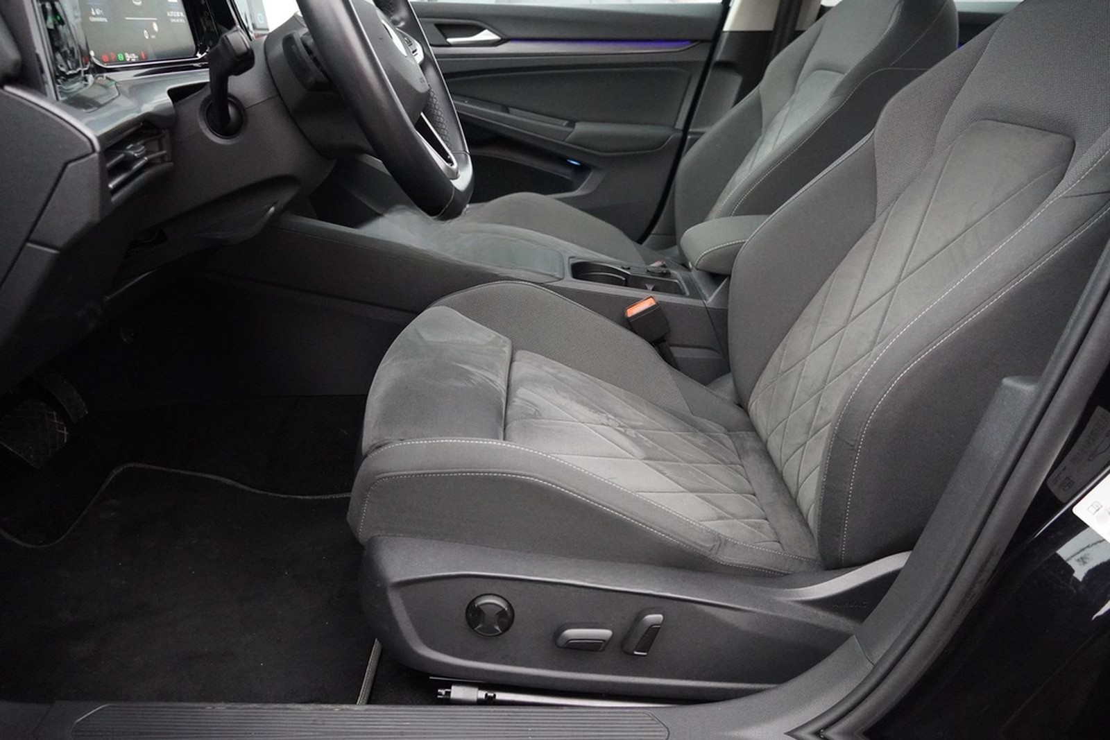 Volkswagen Golf VIII Style eTSI Klimaaut. LED Sitzheizung foto 33
