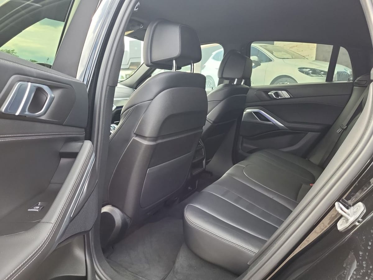 BMW X6 xDrive30d/Sportpaket/HUD/AHK/Navigation/Leder foto 12