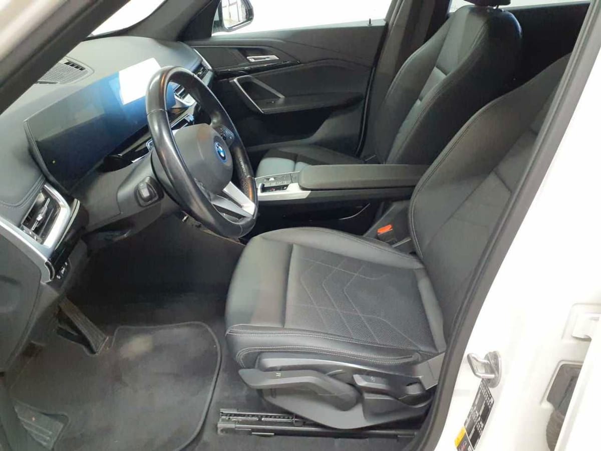 BMW iX1 xDrive30 xLine Navi SHZ Leder LED foto 7