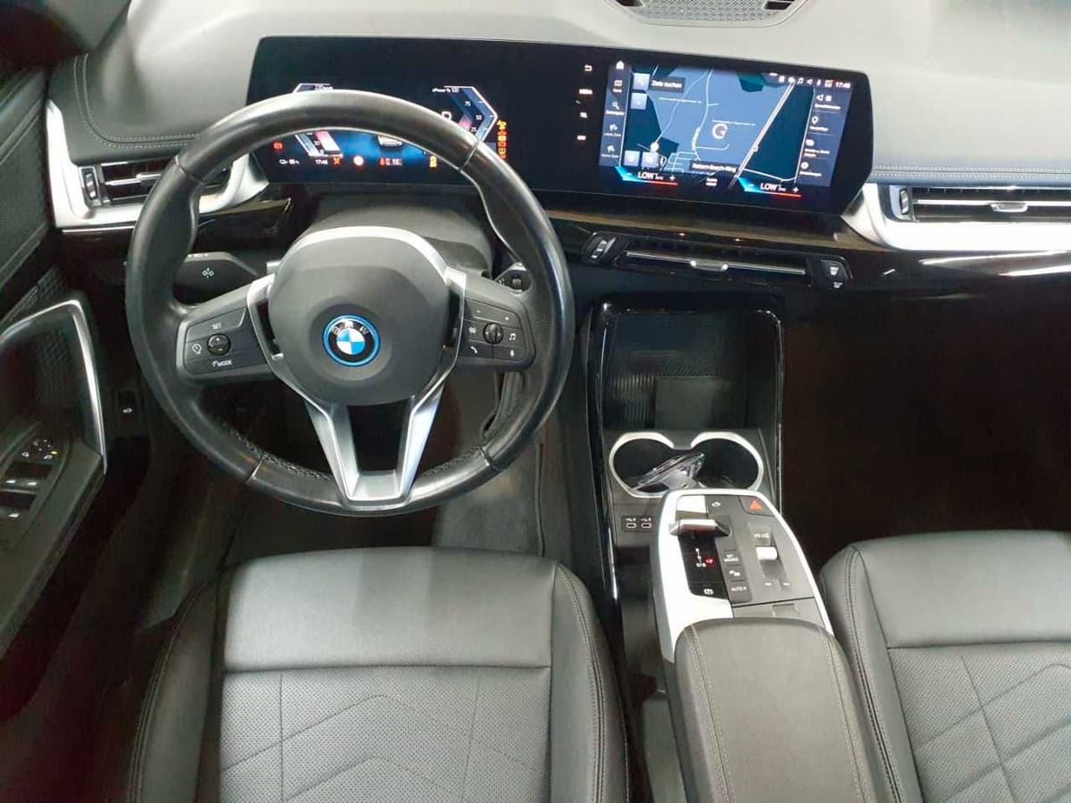 BMW iX1 xDrive30 xLine Navi SHZ Leder LED foto 9