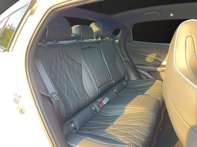 BYD Seal Design 230kW Reichweite 570km Panoramadach foto 19