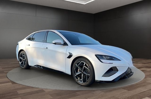 BYD Seal Design 230kW Reichweite 570km Panoramadach foto 8