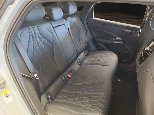 BYD Seal Design 230kW Reichweite 570km Panoramadach foto 16