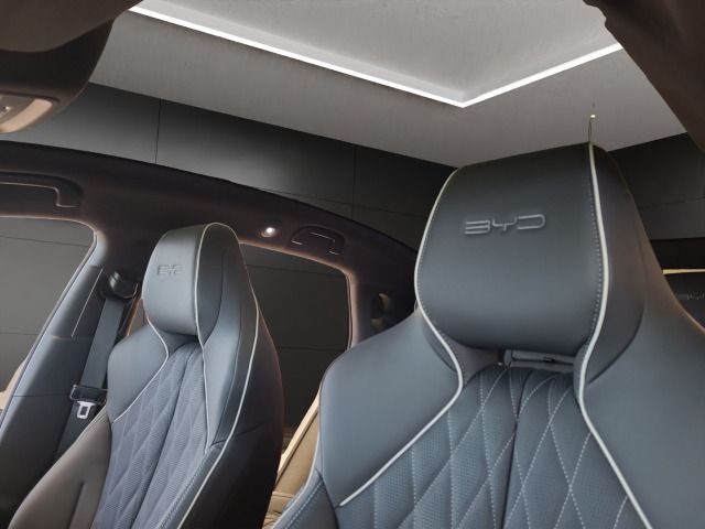 BYD Seal Design 230kW Reichweite 570km Panoramadach foto 19