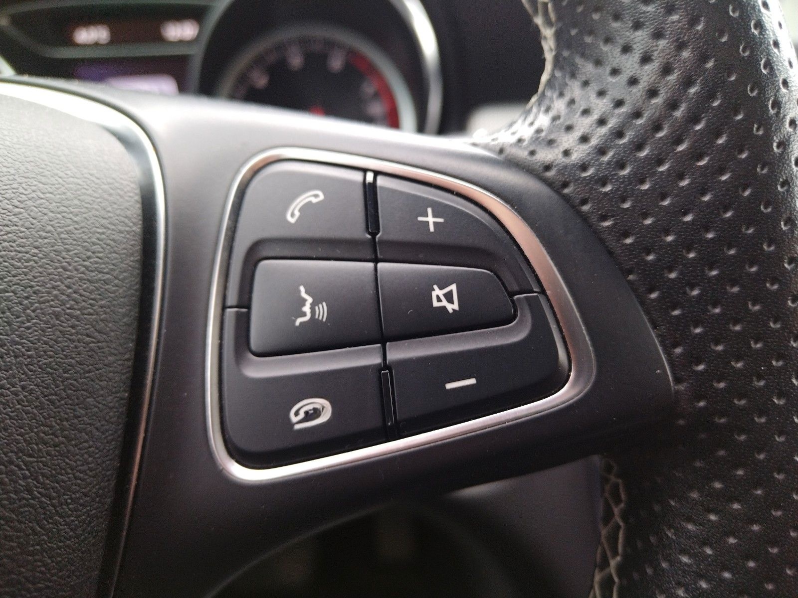 Mercedes-Benz GLA 200+GARANTIE+79000km+LED+NAVI+SHZ+CAM+PDC foto 23