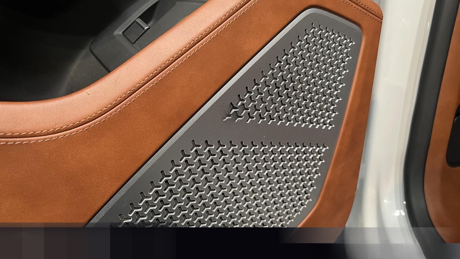 Lamborghini Urus 24 ZOLL-AKRAPOVIC-B&O-360° foto 12