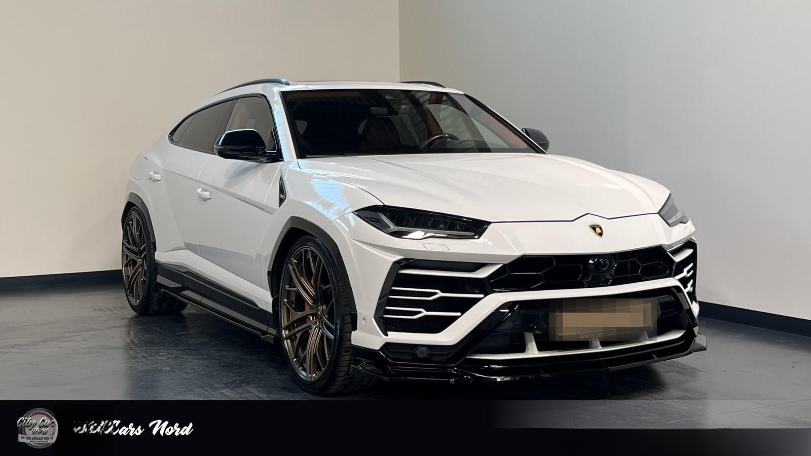 Lamborghini Urus 24 ZOLL-AKRAPOVIC-B&O-360° foto 7