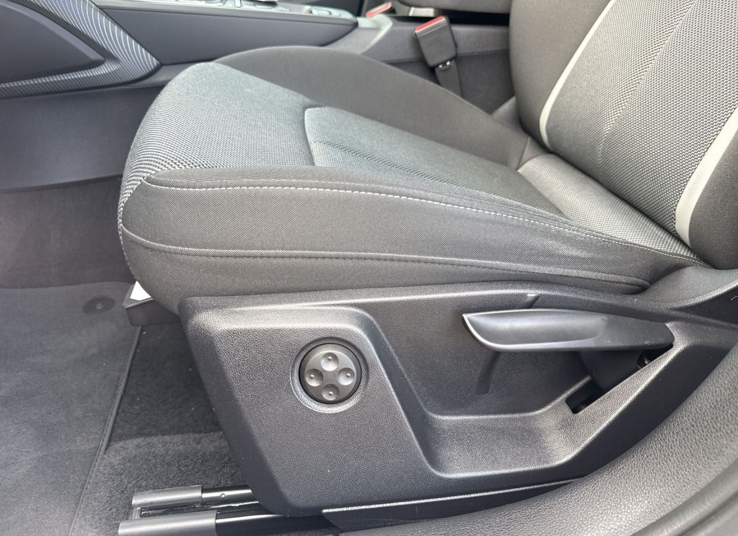 Audi Q2 35 TFSI S-tronic sport StandHZG Navi Digitale foto 19