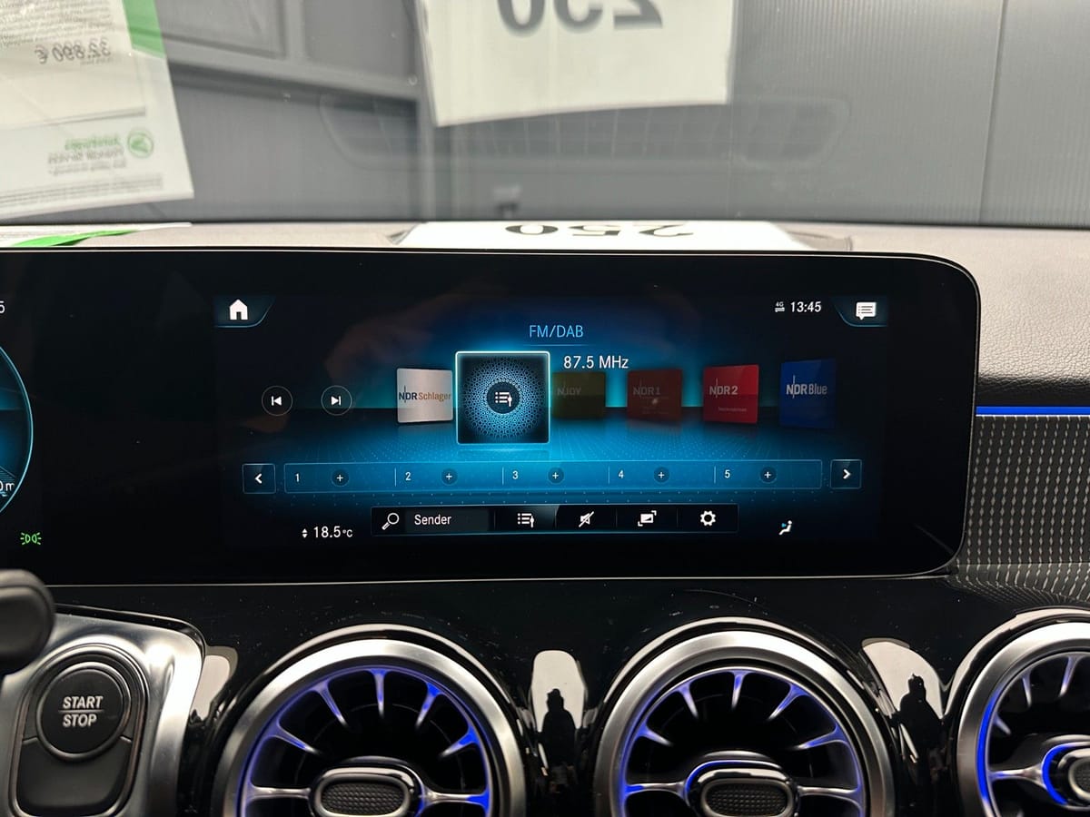 Mercedes-Benz EQB 250 Progressive *Advanced*KAMERA*CarPlay* foto 22