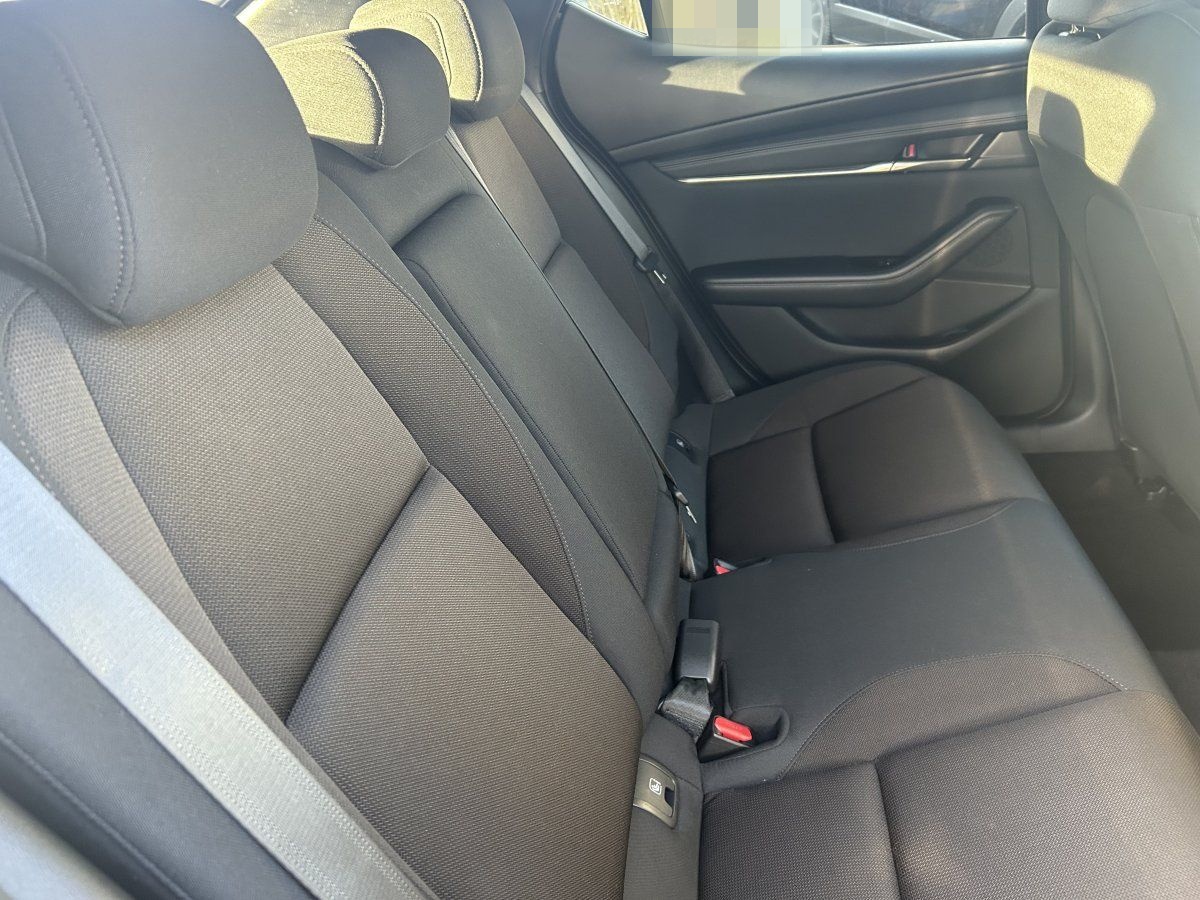 Mazda 3 2.5L G 140 6AT FWD Center-Line DESI foto 6