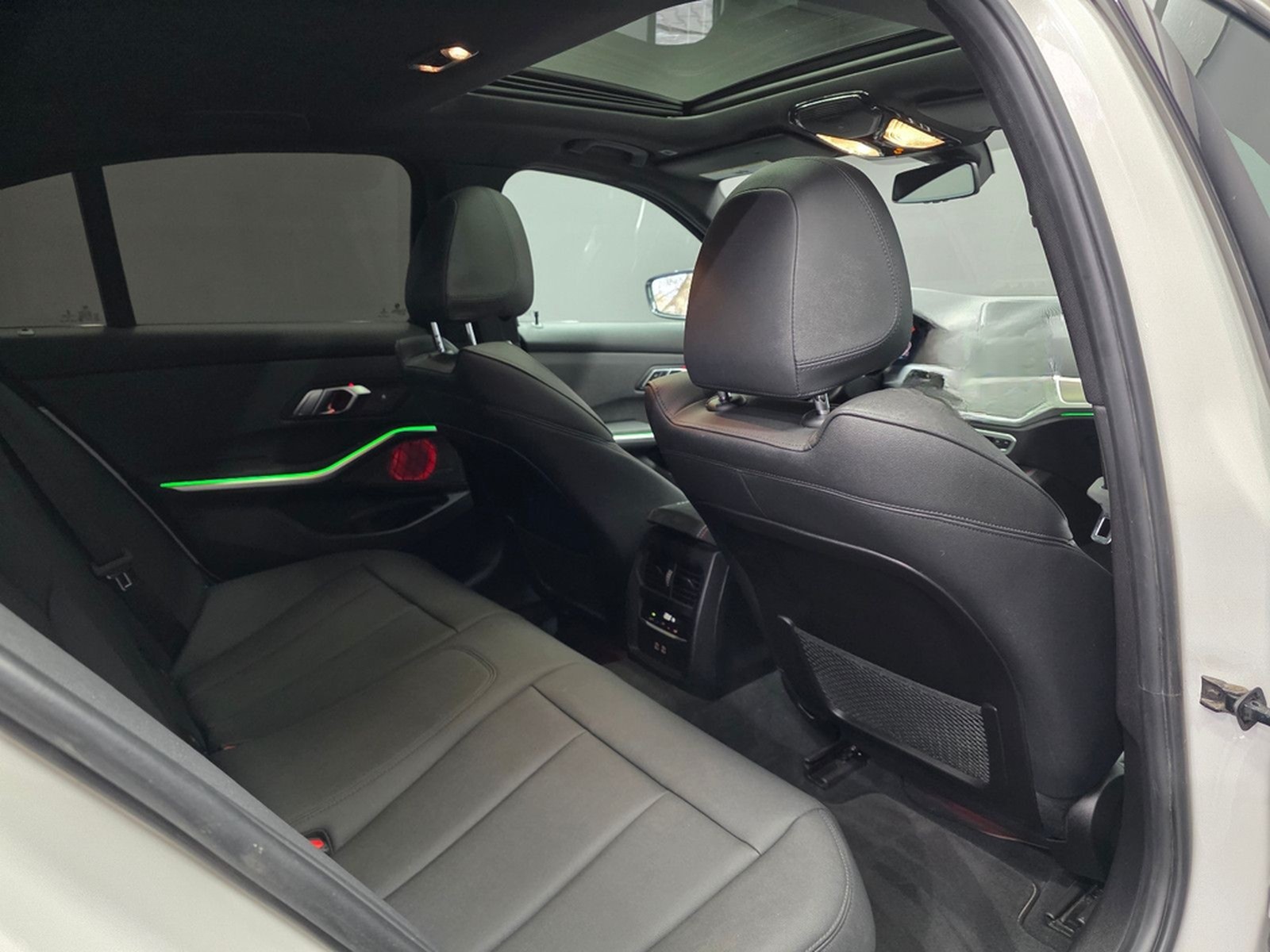 BMW 330e xDrive M SPORT, e.DACH, LED, HUD, R-KAMERA foto 13