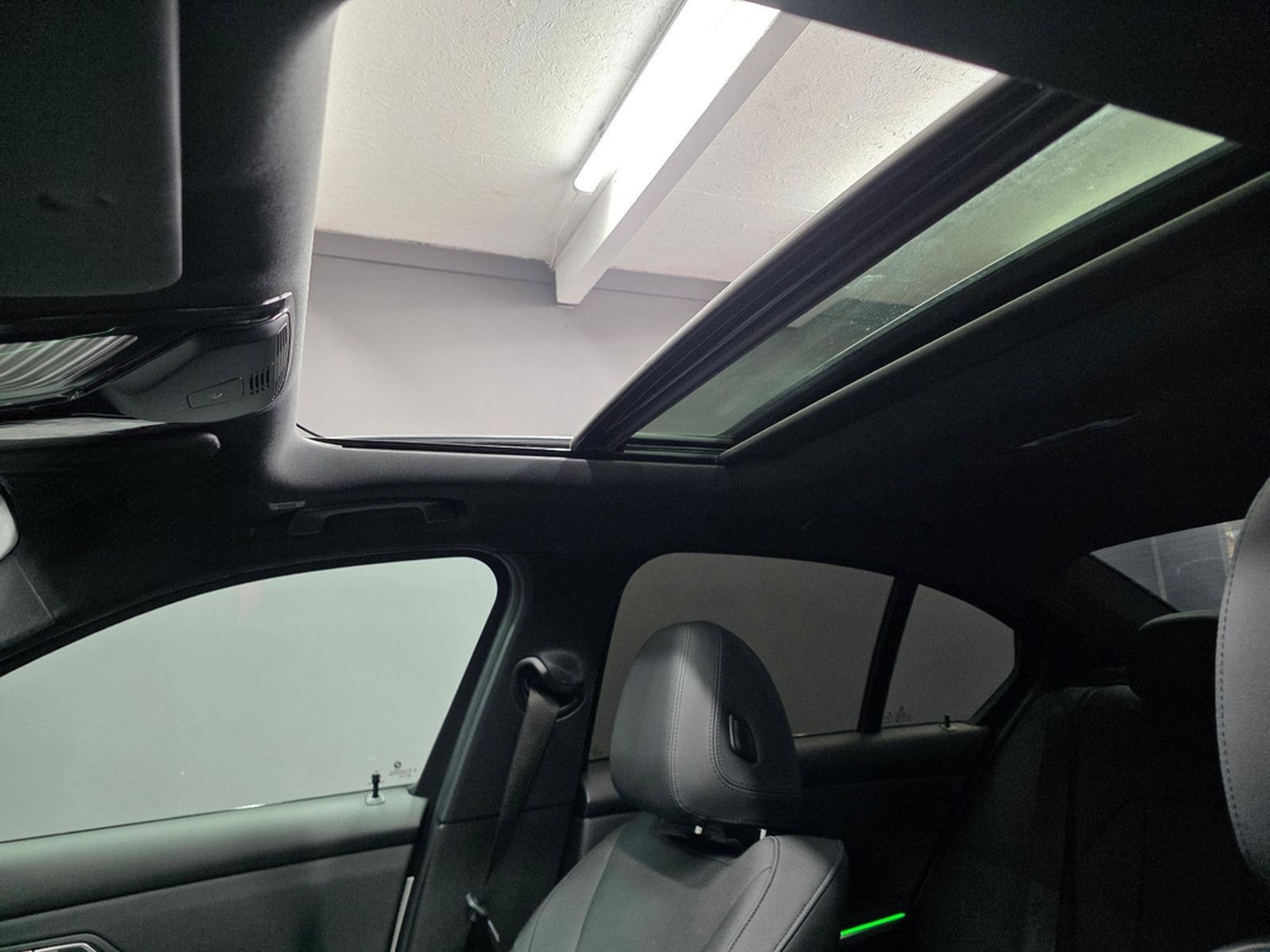 BMW 330e xDrive M SPORT, e.DACH, LED, HUD, R-KAMERA foto 14