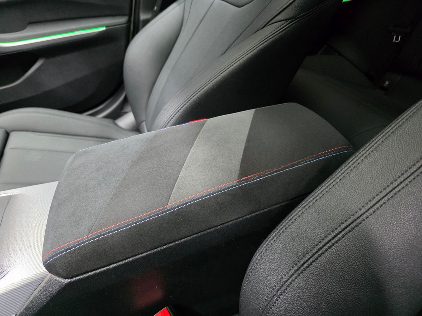 BMW 330e xDrive M SPORT, e.DACH, LED, HUD, R-KAMERA foto 24