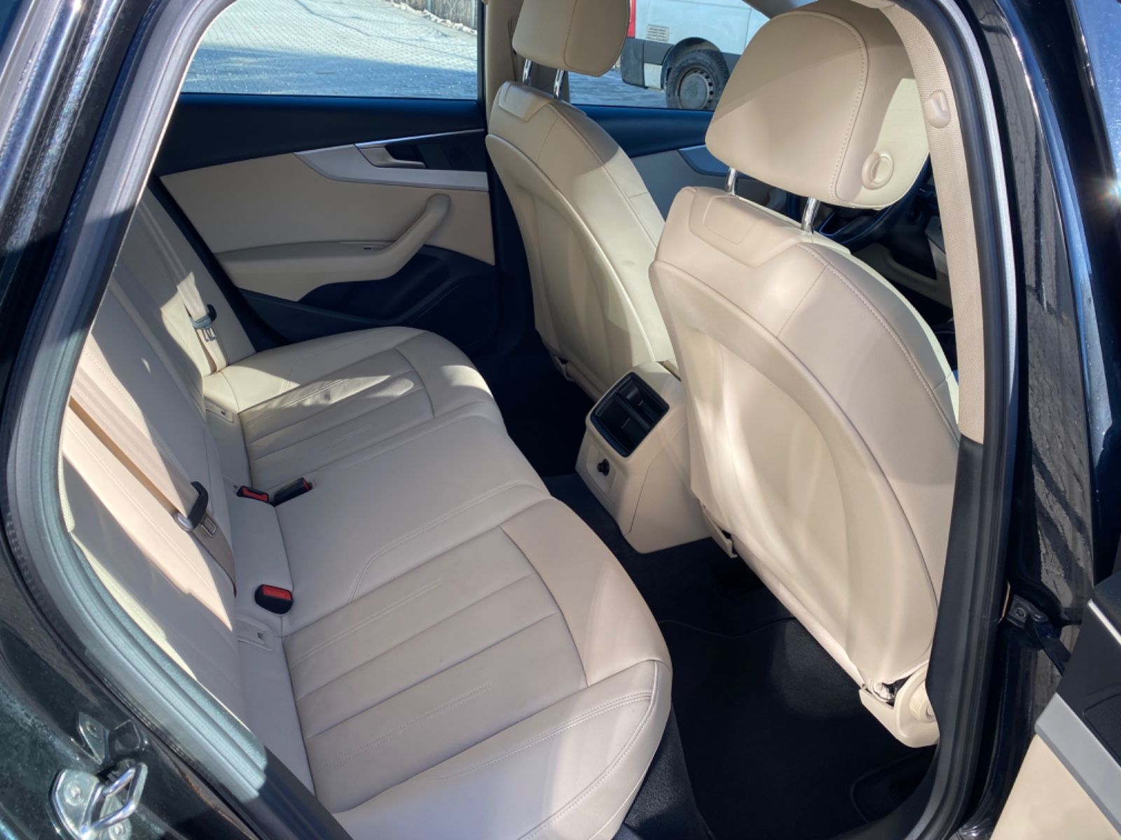 Audi A4 Avant 40 TDI advanced foto 10