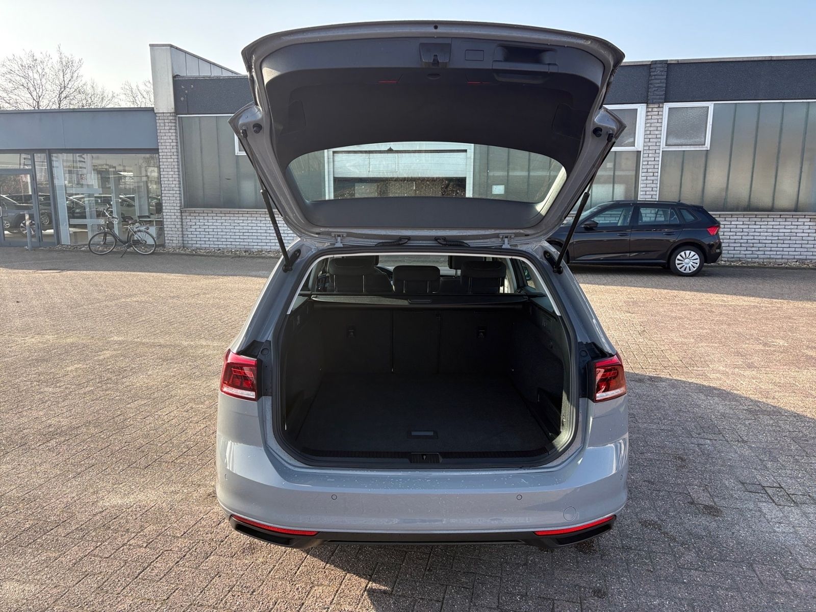 Volkswagen Passat Variant 2.0 TDI DSG BUSINESS +LED +ACC +R foto 15