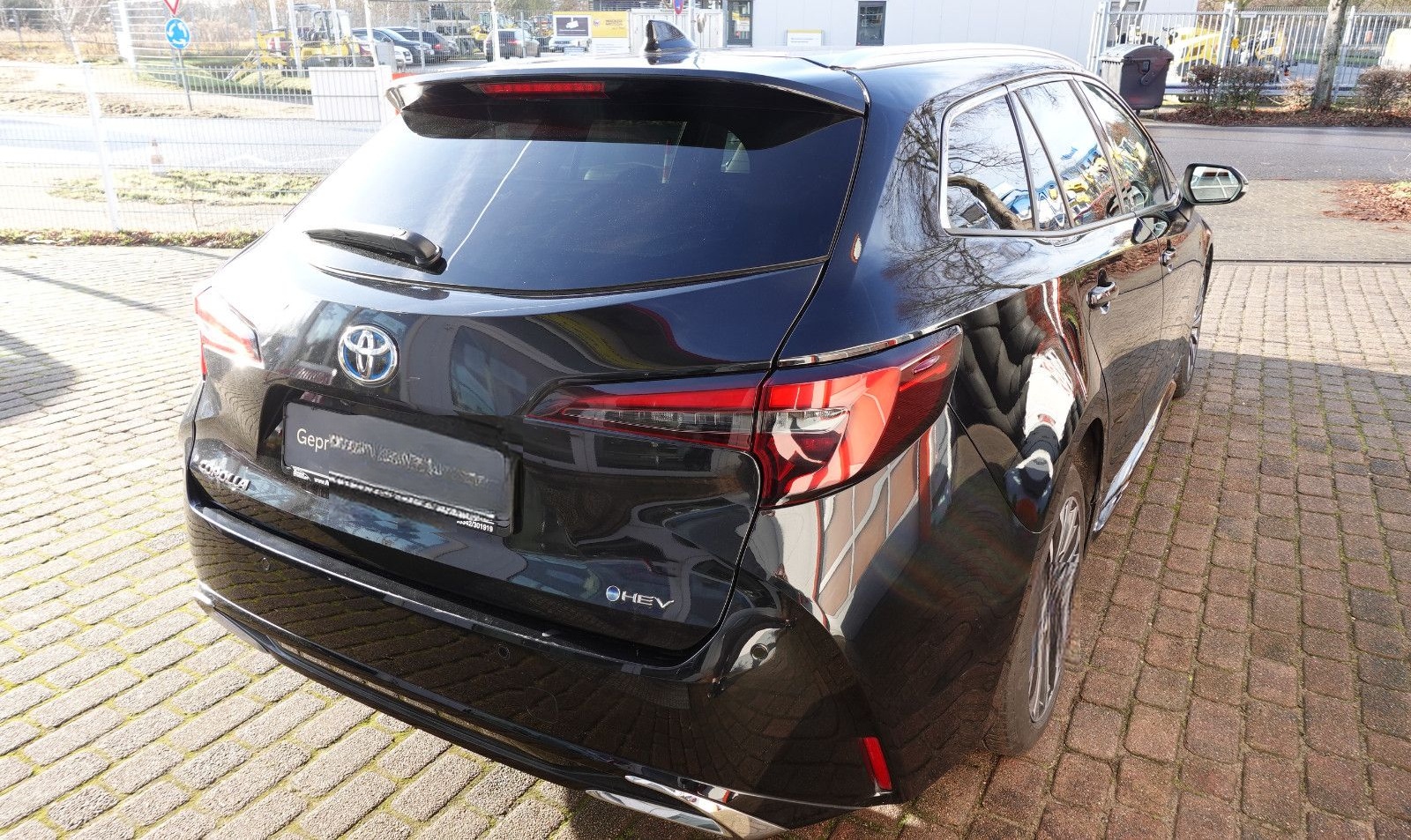 Toyota Corolla 1,8 Hybrid Team D TS Uber foto 3