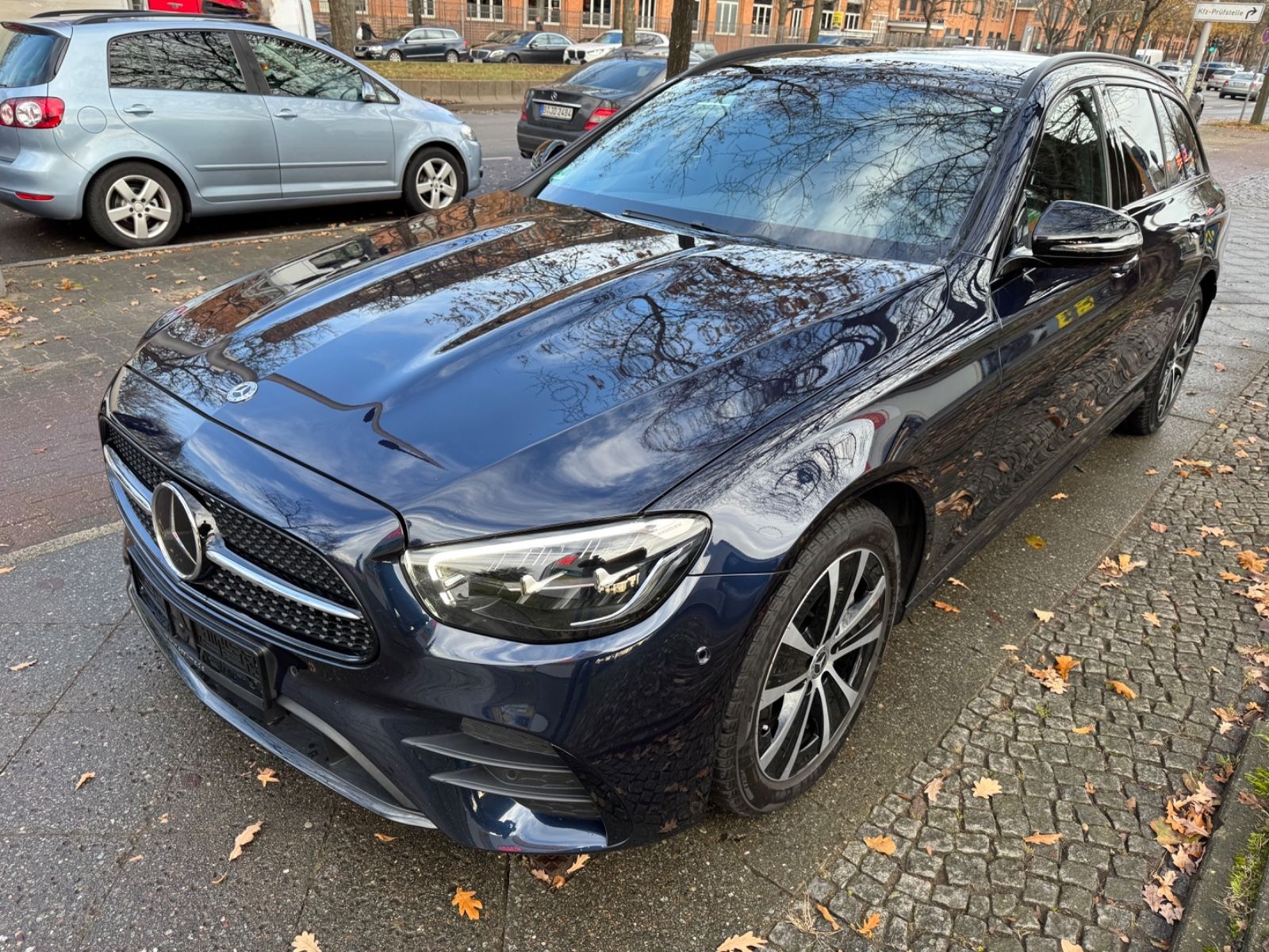 Mercedes-Benz E 300 de t AMG-PANO-LUFT-LED- foto 2
