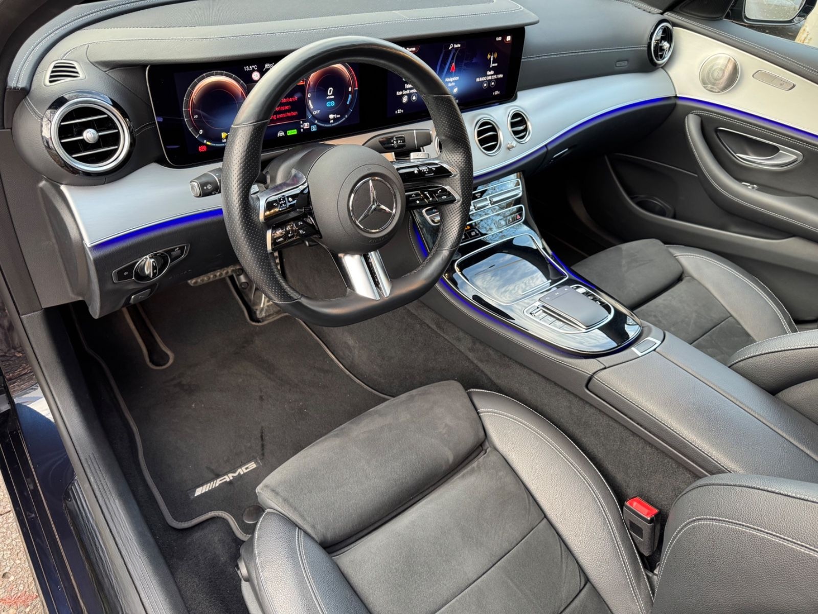 Mercedes-Benz E 300 de t AMG-PANO-LUFT-LED- foto 25