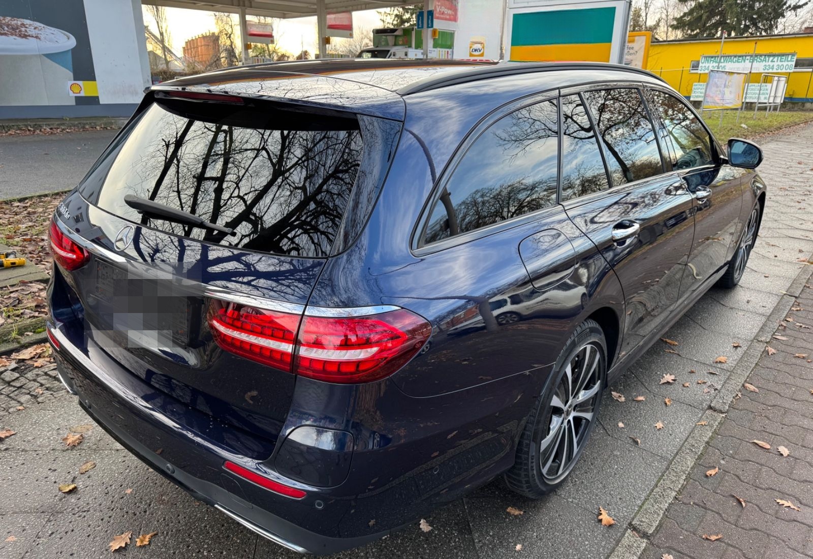Mercedes-Benz E 300 de t AMG-PANO-LUFT-LED- foto 6