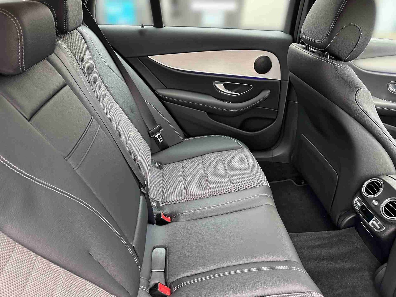 Mercedes-Benz E 220 d T Avantgarde+MBUX+Kam+M-BEAM+Key+EASY-P. foto 12