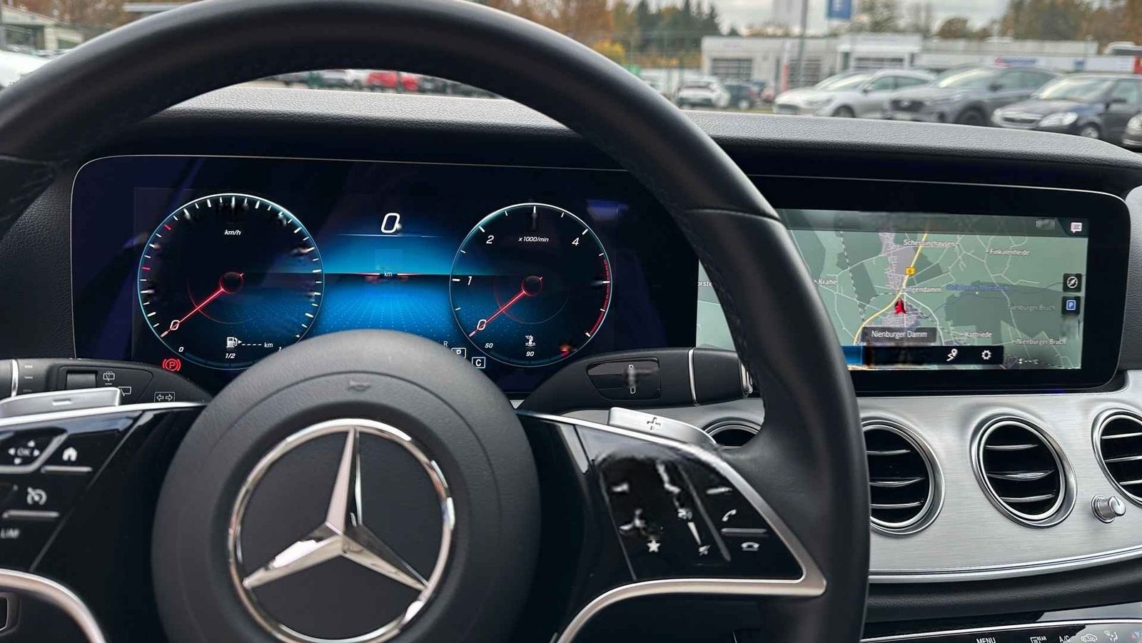 Mercedes-Benz E 220 d T Avantgarde+MBUX+Kam+M-BEAM+Key+EASY-P. foto 14
