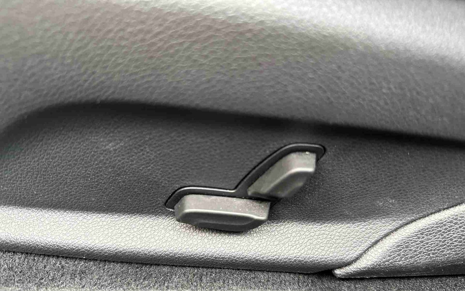 Mercedes-Benz E 220 d T Avantgarde+MBUX+Kam+M-BEAM+Key+EASY-P. foto 16