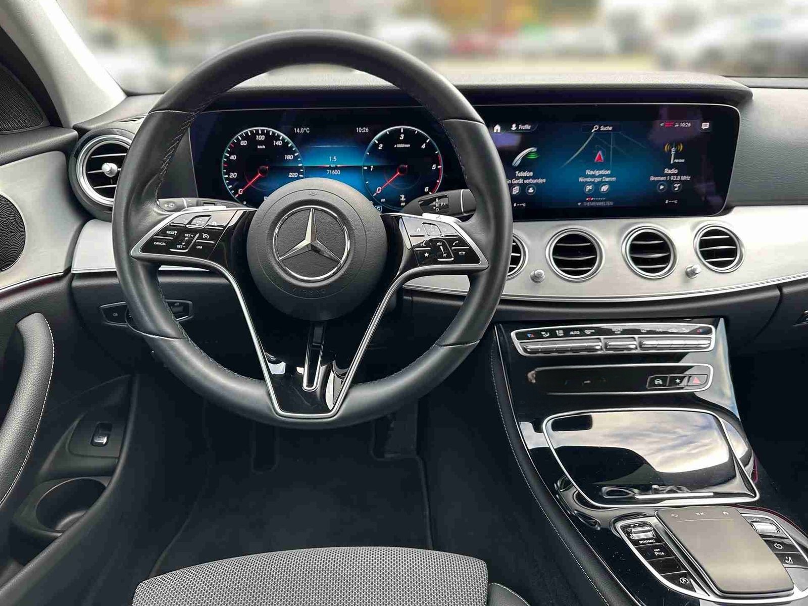 Mercedes-Benz E 220 d T Avantgarde+MBUX+Kam+M-BEAM+Key+EASY-P. foto 10