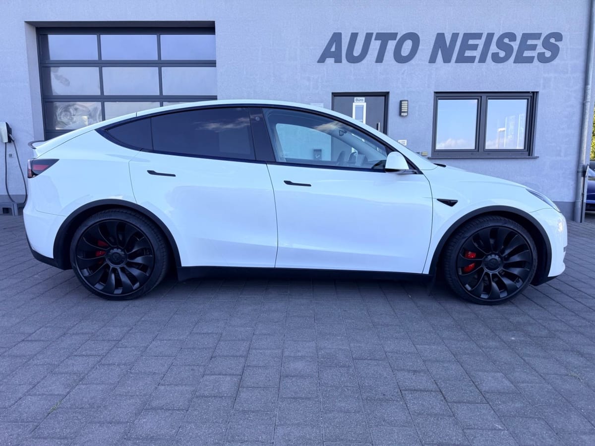 Tesla Model Y Performance RYZEN AHK 1.Hand foto 2