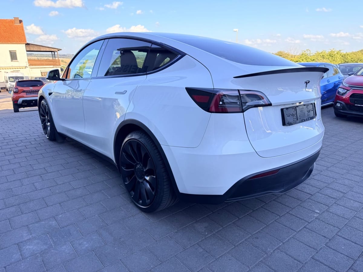 Tesla Model Y Performance RYZEN AHK 1.Hand foto 5